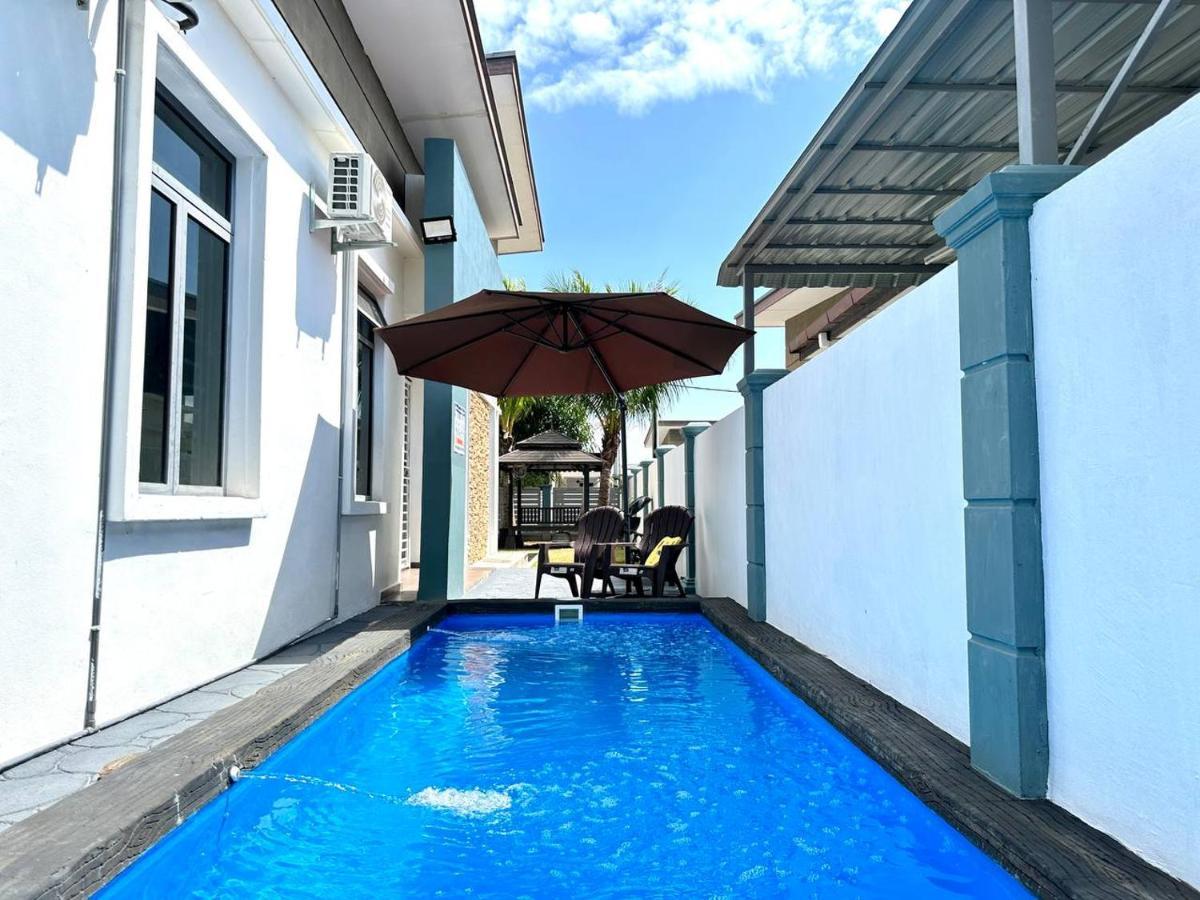 Bandar Melaka Family Bungalow Private Pool Bbq Wifi Netflix Zewnętrze zdjęcie