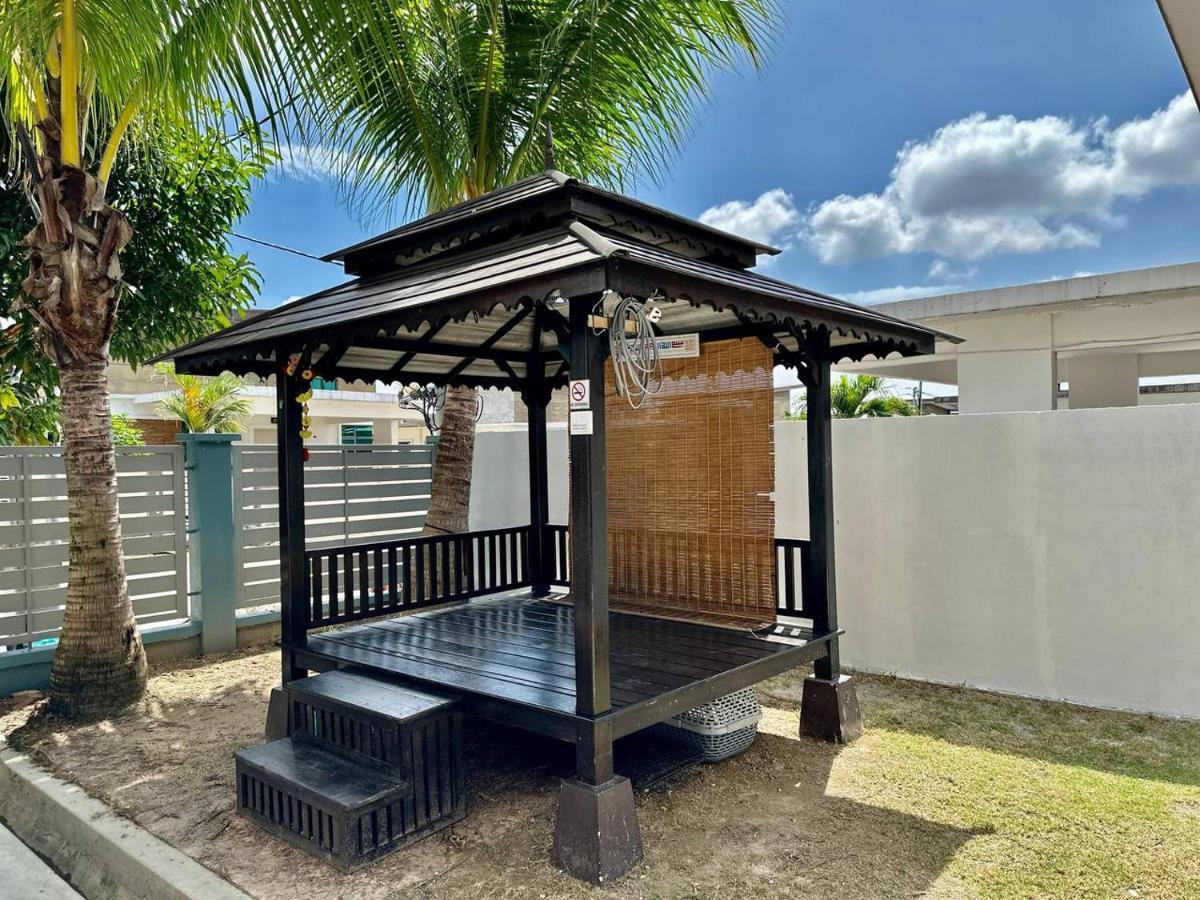Bandar Melaka Family Bungalow Private Pool Bbq Wifi Netflix Zewnętrze zdjęcie